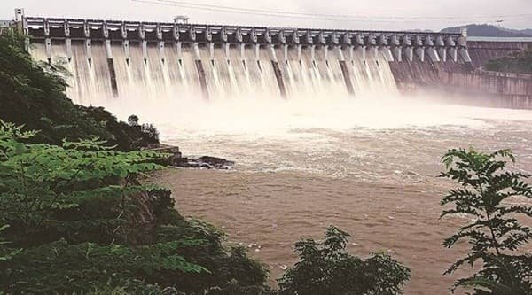 Ukai Dam Tapi